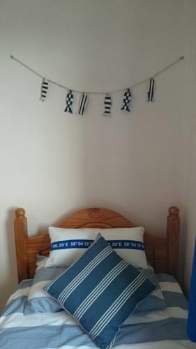 Апартаменты Beach House Walk Self Catering