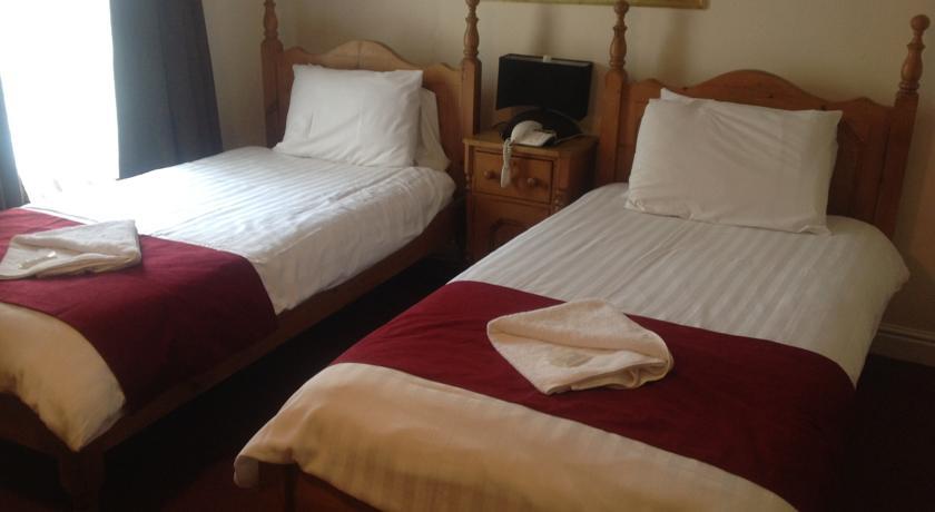 Отель Red Lion Coaching Inn