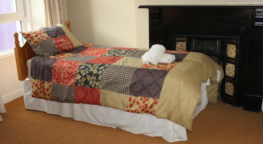 Мини-отель The Village Bed and Breakfast