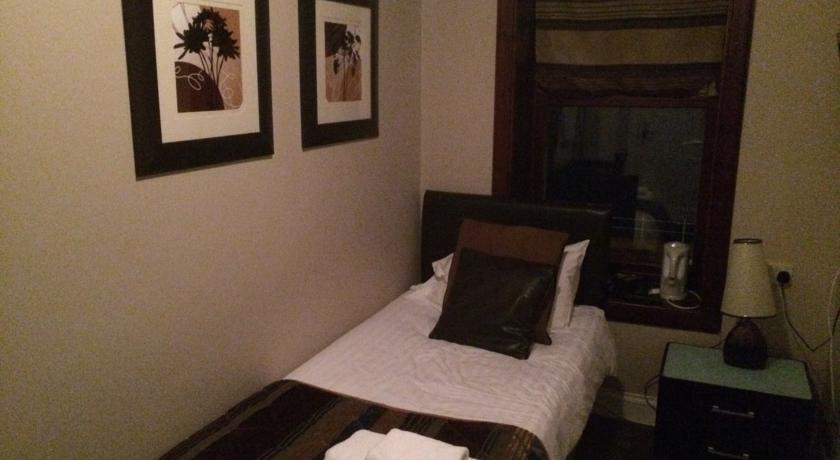 Отель The Spinnaker Hotel