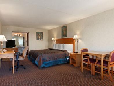 Отель Days Inn Salina