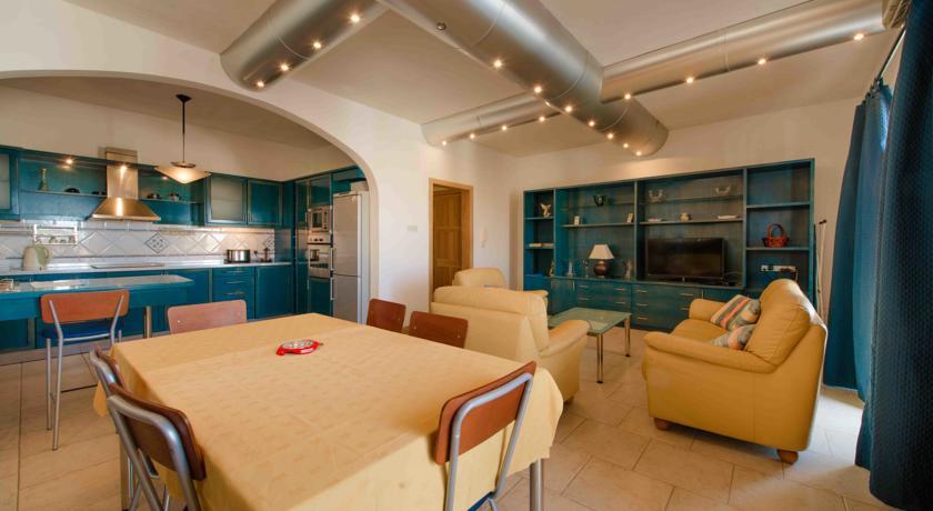 Апартаменты Coast Road Flat 2