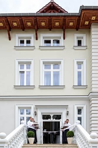 Отель Palace Lacon
