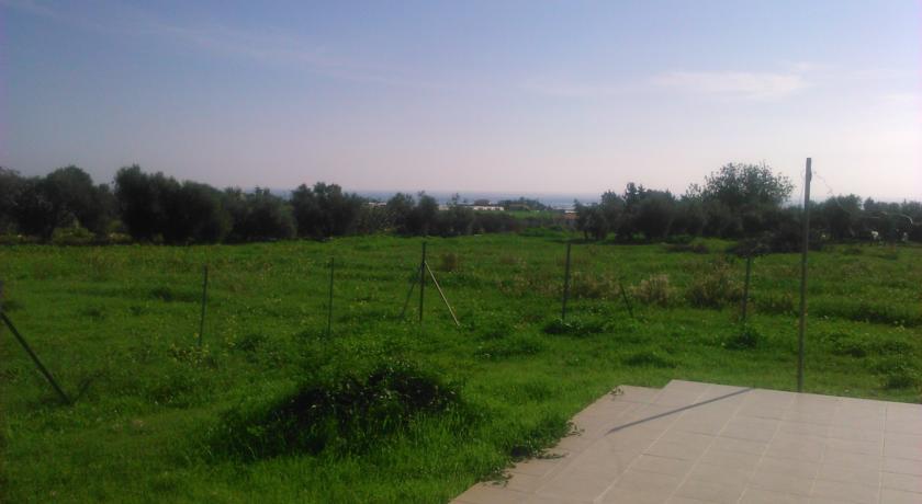 Апартаменты Sea View House in Maroni