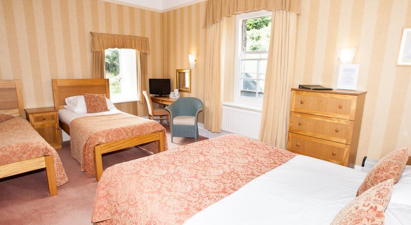 Отель Whitsand Bay Hotel