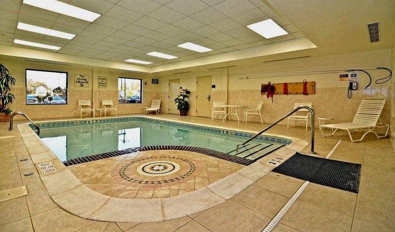 Отель Best Western Riverview Inn & Suites