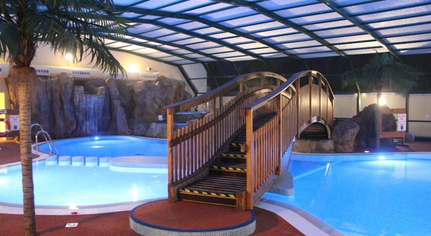 Отель Cardigan Bay Holiday Park