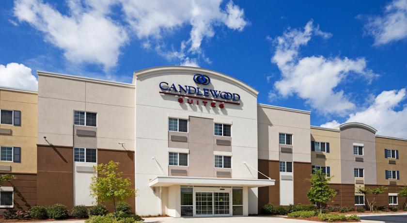 Отель Candlewood Suites Eastchase Park