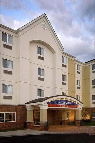 Отель Candlewood Suites Pearl