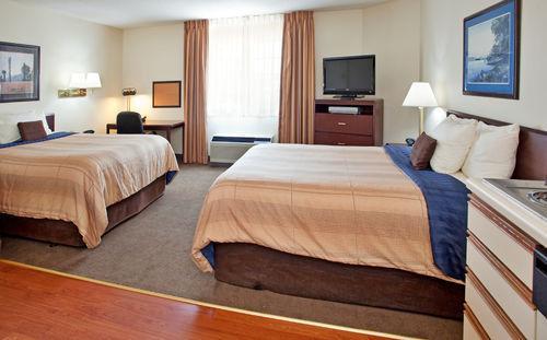 Отель Candlewood Suites Salina