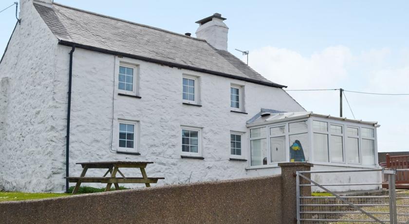 Апартаменты Porth Colmon Farmhouse