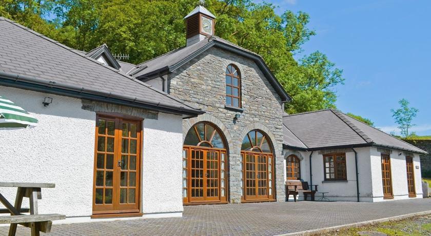 Апартаменты The Coach House