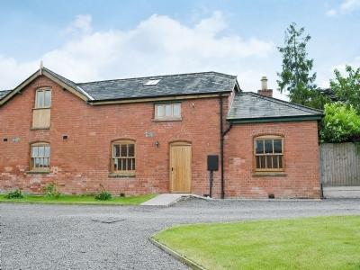Апартаменты Broad Iron Cottage