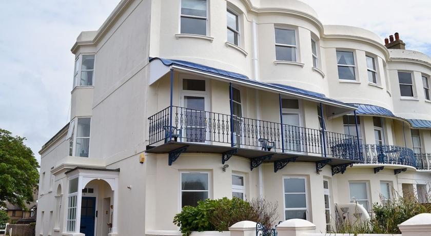 Апартаменты The Marine Apartment