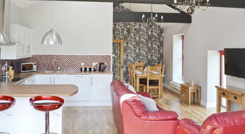 Апартаменты The Coach House