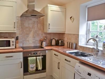 Апартаменты White Bear Cottage