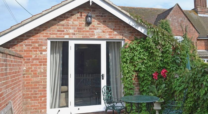 Апартаменты Blue Bell Cottage