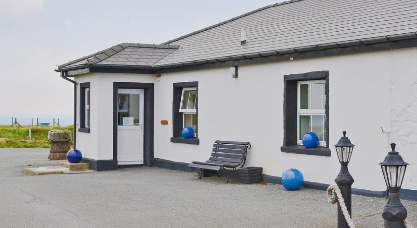 Апартаменты Strumble Head Cottage
