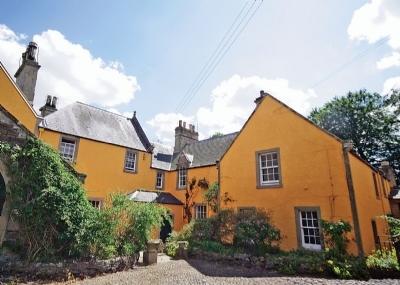 Апартаменты Lochside Garden House