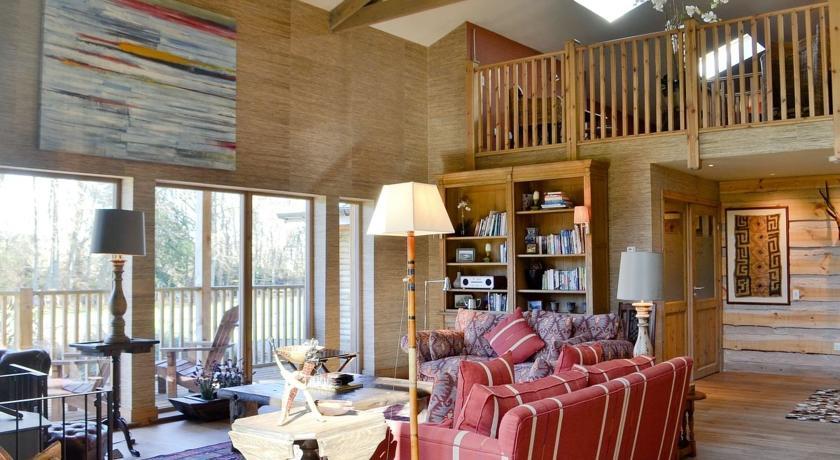 Ghillies Lodge