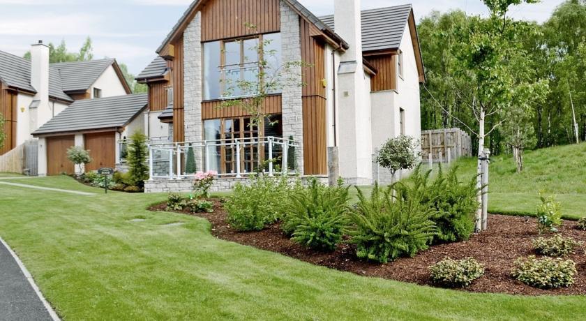 Апартаменты Lochnagar Lodge