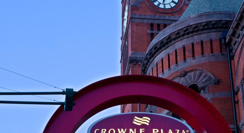 Отель Crowne Plaza Hotel Indianapolis Downtown