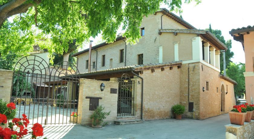 Отель Agriturismo La Maestà
