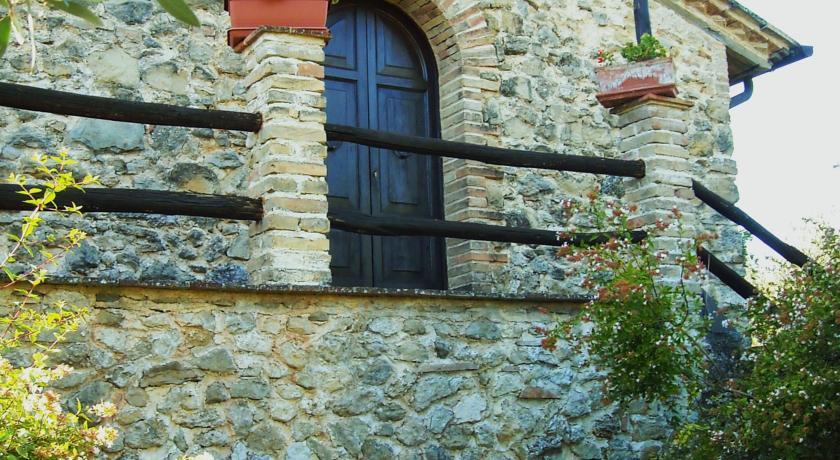 Апартаменты Antico Casale Montebuono