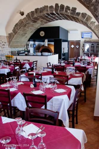 Отель Agriturismo Valle dell'Etna
