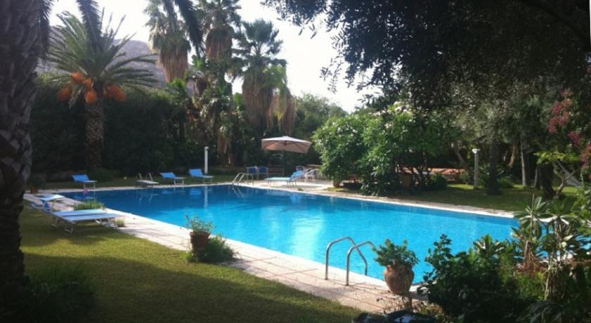 Апартаменты Villa Aristotele Beach