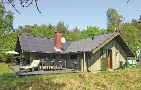 Апартаменты Holiday home Aakirkeby *LIV *