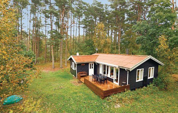 Апартаменты Holiday home Aakirkeby *LV *