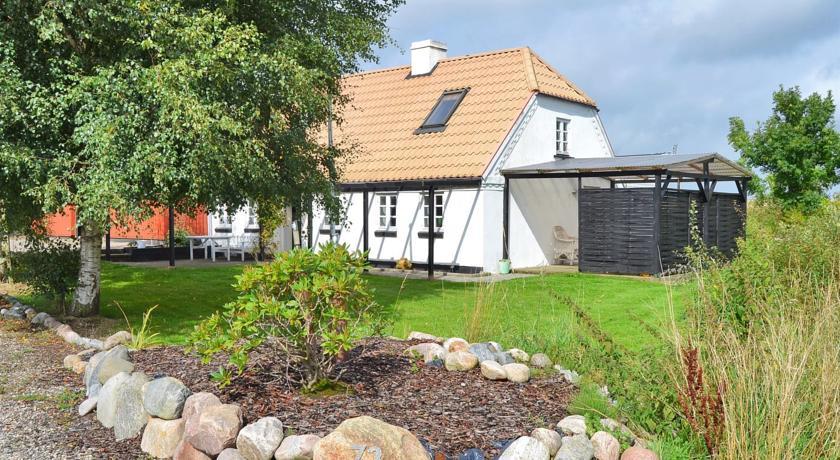 Апартаменты Holiday home Hojer 113 with Sauna