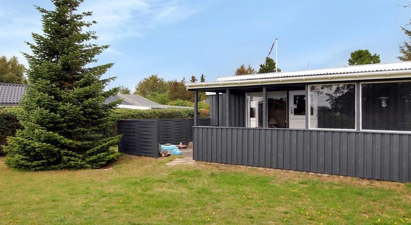 Апартаменты Holiday home Hadsund 694 with Terrace