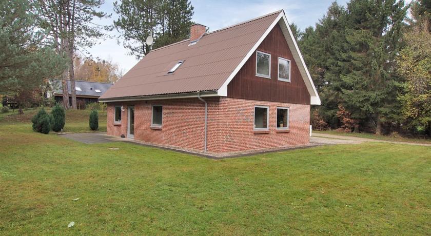 Апартаменты Holiday home Glesborg 703 with Terrace