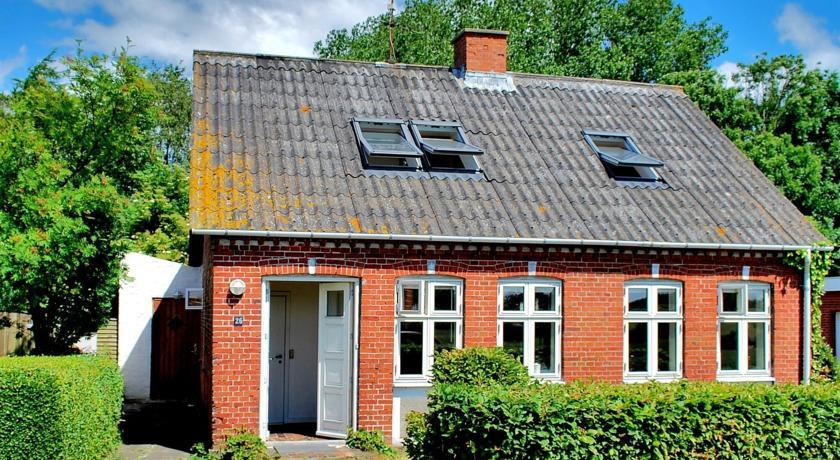 Апартаменты Holiday home Tranekær 729 with Terrace