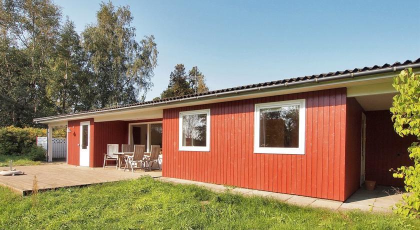 Апартаменты Holiday home Aakirkeby 764 with Terrace