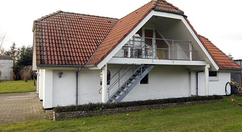 Апартаменты Engholm Apartment
