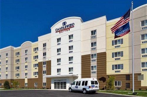 Отель Candlewood Suites Norfolk Airport