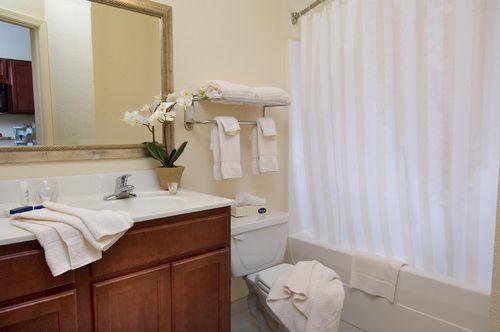 Отель Candlewood Suites Rogers-Bentonville