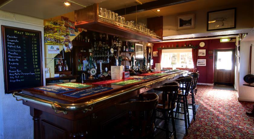 Отель The Hare and Hounds Country Inn