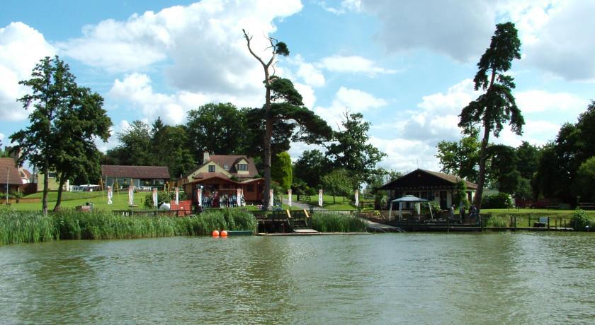 Отель Annexe at Gosfield Lake