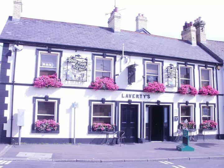 Отель Lavertys - The Black Bull Inn