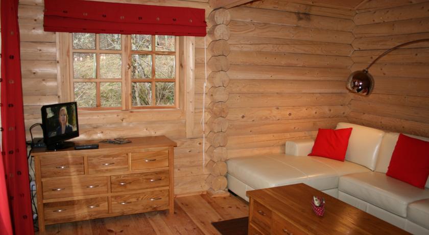 Отель BCC Loch Ness Log Cabins