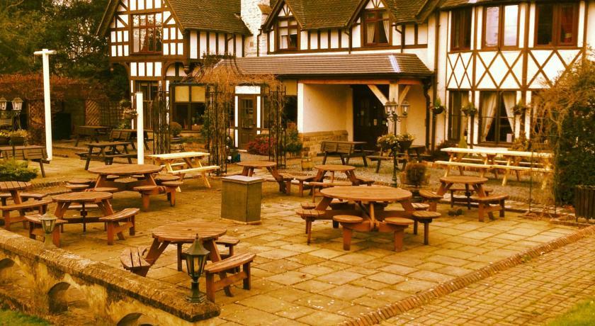 Отель The Bentley Brook Inn