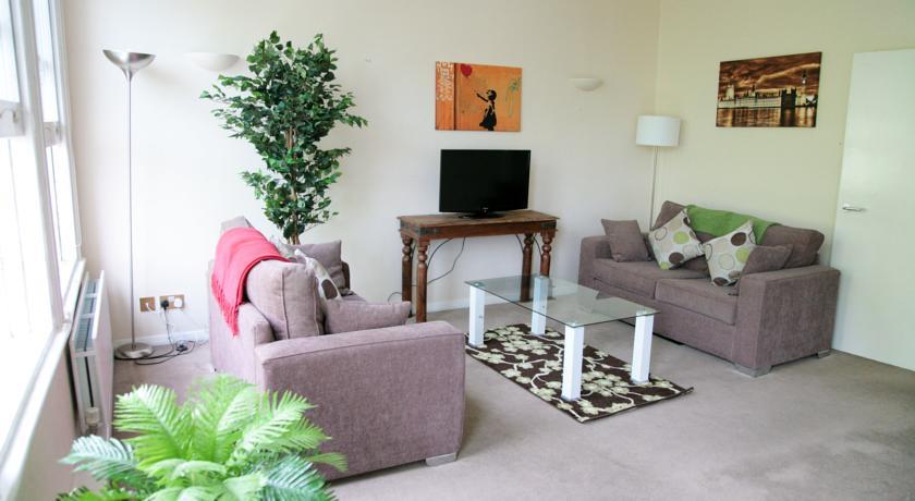 Club Living - St Paul's Apartments