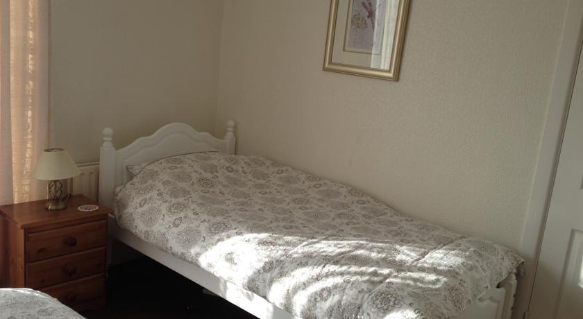 Мини-отель Holes Bay B&B