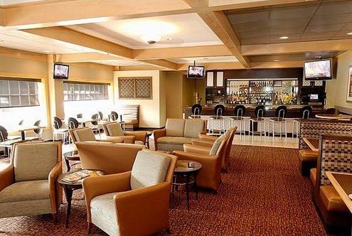 Отель Crowne Plaza Cincinnati - Blue Ash