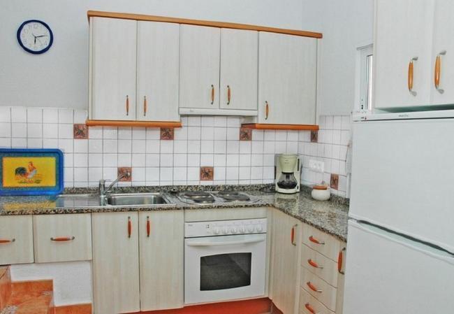 Апартаменты Bungalow with terrace, garden in Alicante