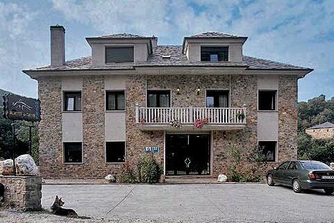 Отель Hotel Pontes De Gatin